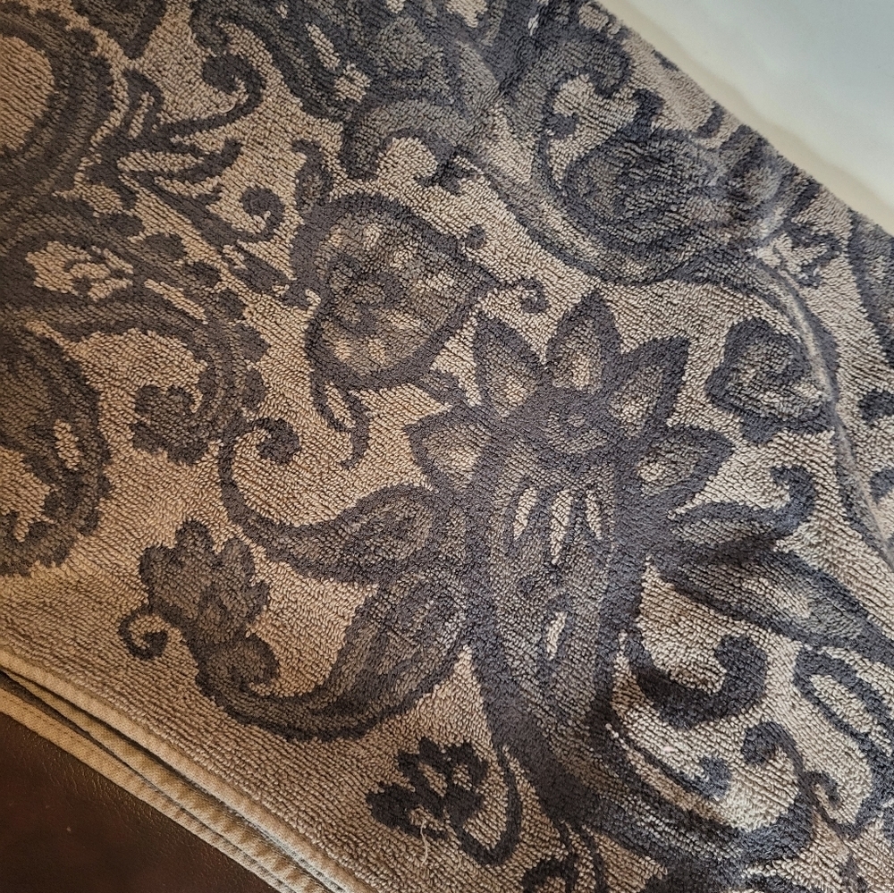 Lenox bath towel